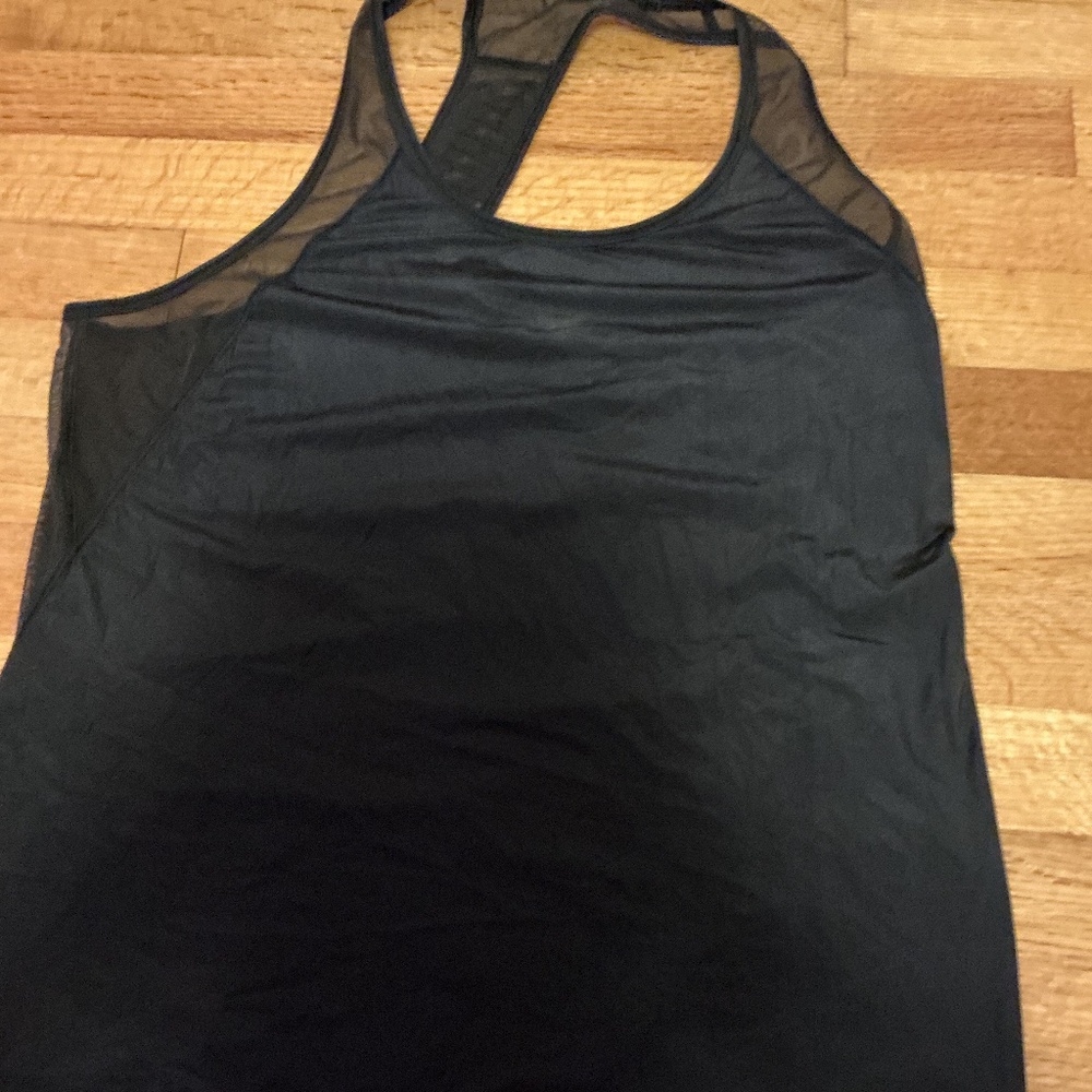 Black lululemon tank top